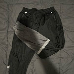 South pole windbreaker joggers